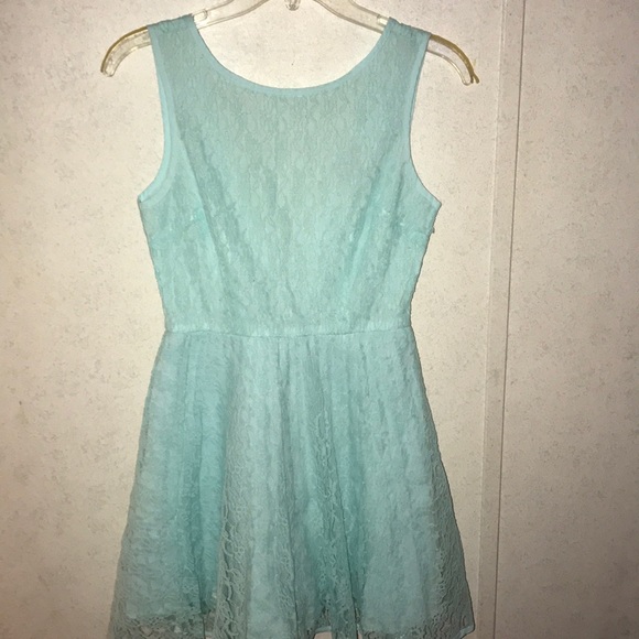 Dress - Picture 3 of 4